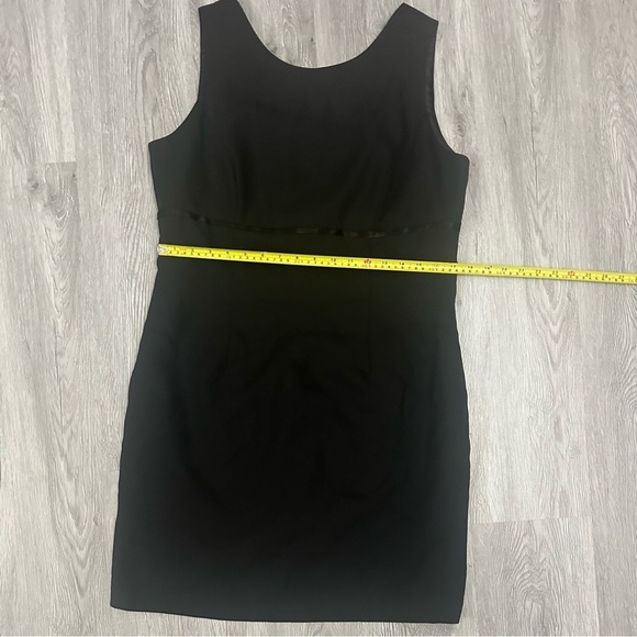 Vntg Y2K Little Black Sheath Dress 12P Minimalist Office Siren Classy Timeless - Picture 5 of 7